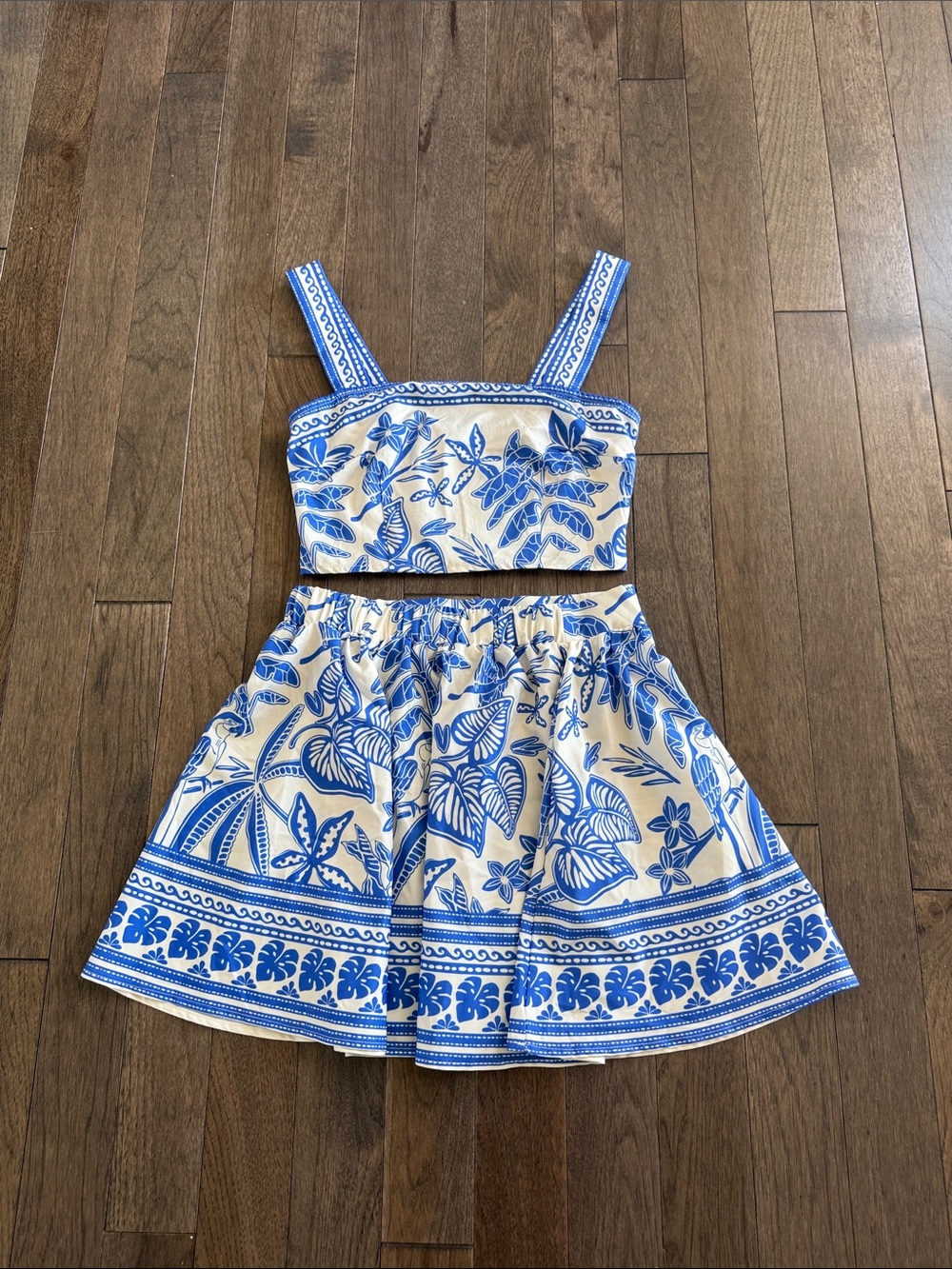 Blue and white Two-Piece Tropical Print set